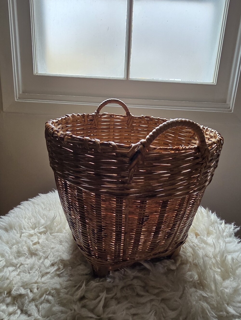 Vintage Handwoven Chinese Split Reed Tortiseshell Bamboo and Rattan Basket